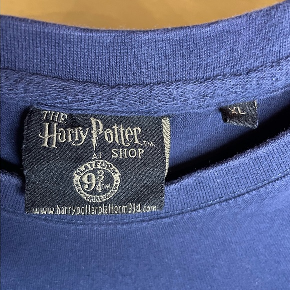 Harry Potter Shop at 9 3/4 Pre-owned Platform 9 and 3/4 Graphic Tshirt Size XL - Picture 5 of 6
